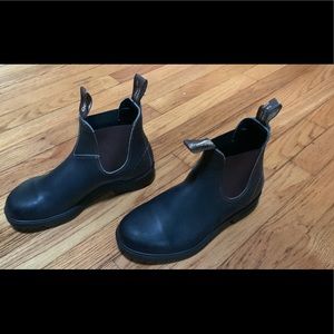 Blundstone 500 boots. Brown leather.